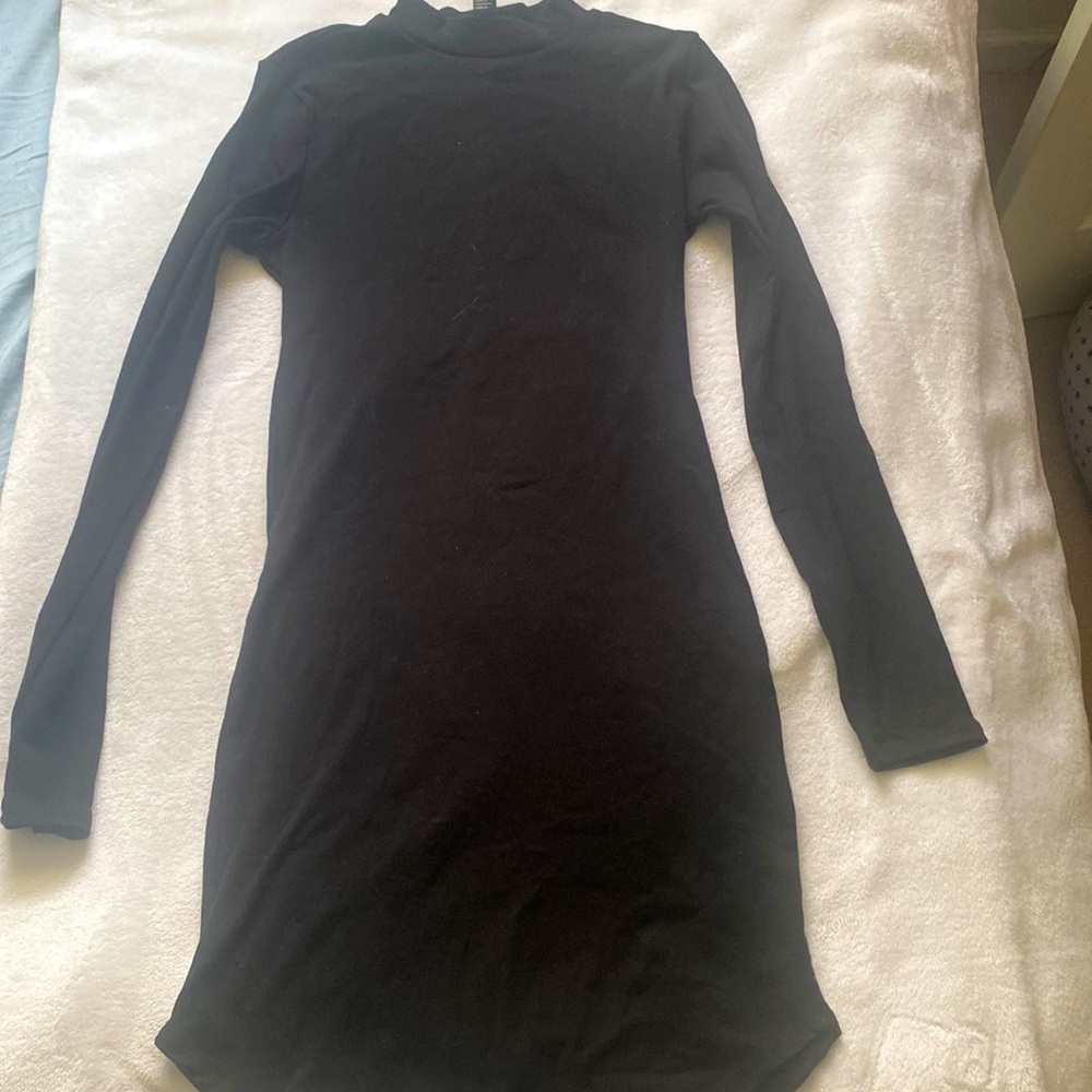 Medium black mini dress cute for date night or girls night out